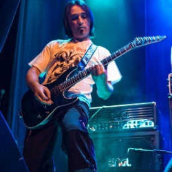 Dabelyu fallece su guitarrista Joseba Amaro