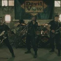 Devil Vow videoclip de «Smoke & Dust»