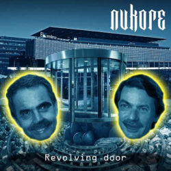 Nukore videoclip de «Revolving Door»