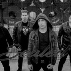 Sealed lyric-videos de «Álas» y «Mi Faro»