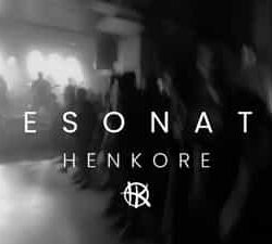 Henkore videoclip de «Resonate»